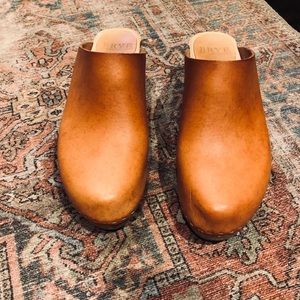 Bryr Clementine mid heel clog.